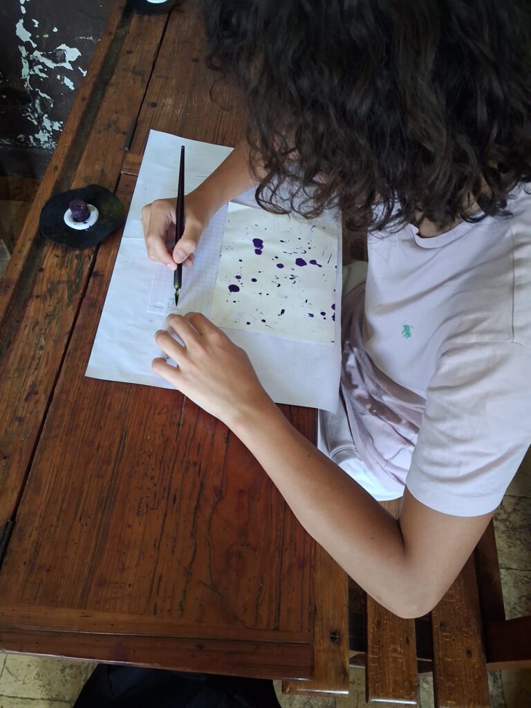 Les élèves de 4e remontent le temps à l'école d'autrefois 7 IMG 20260622 WA0008