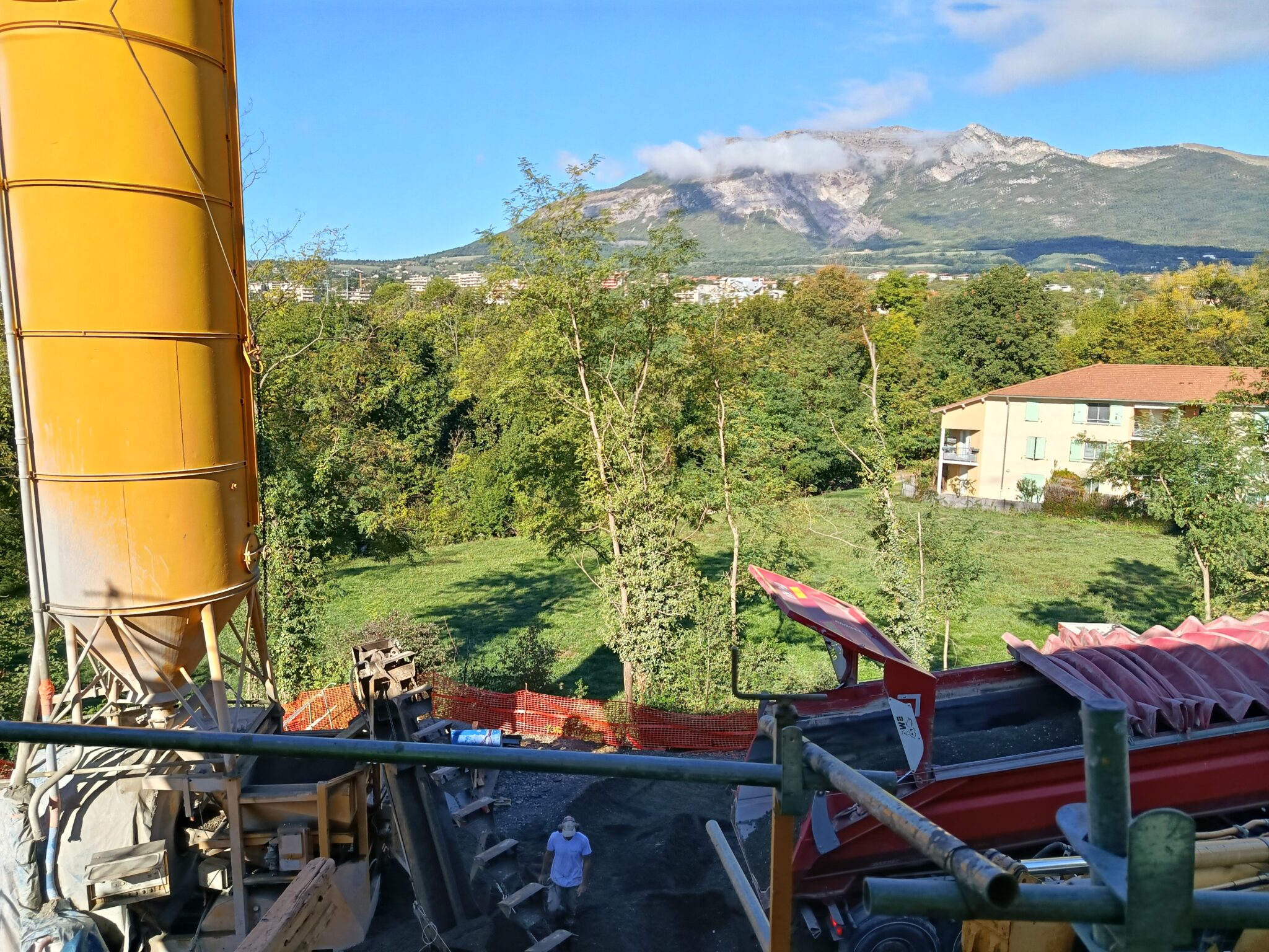 Les élèves du lycée Poutrain dans les coulisses d’un chantier à Gap 2 1791805264310 scaled