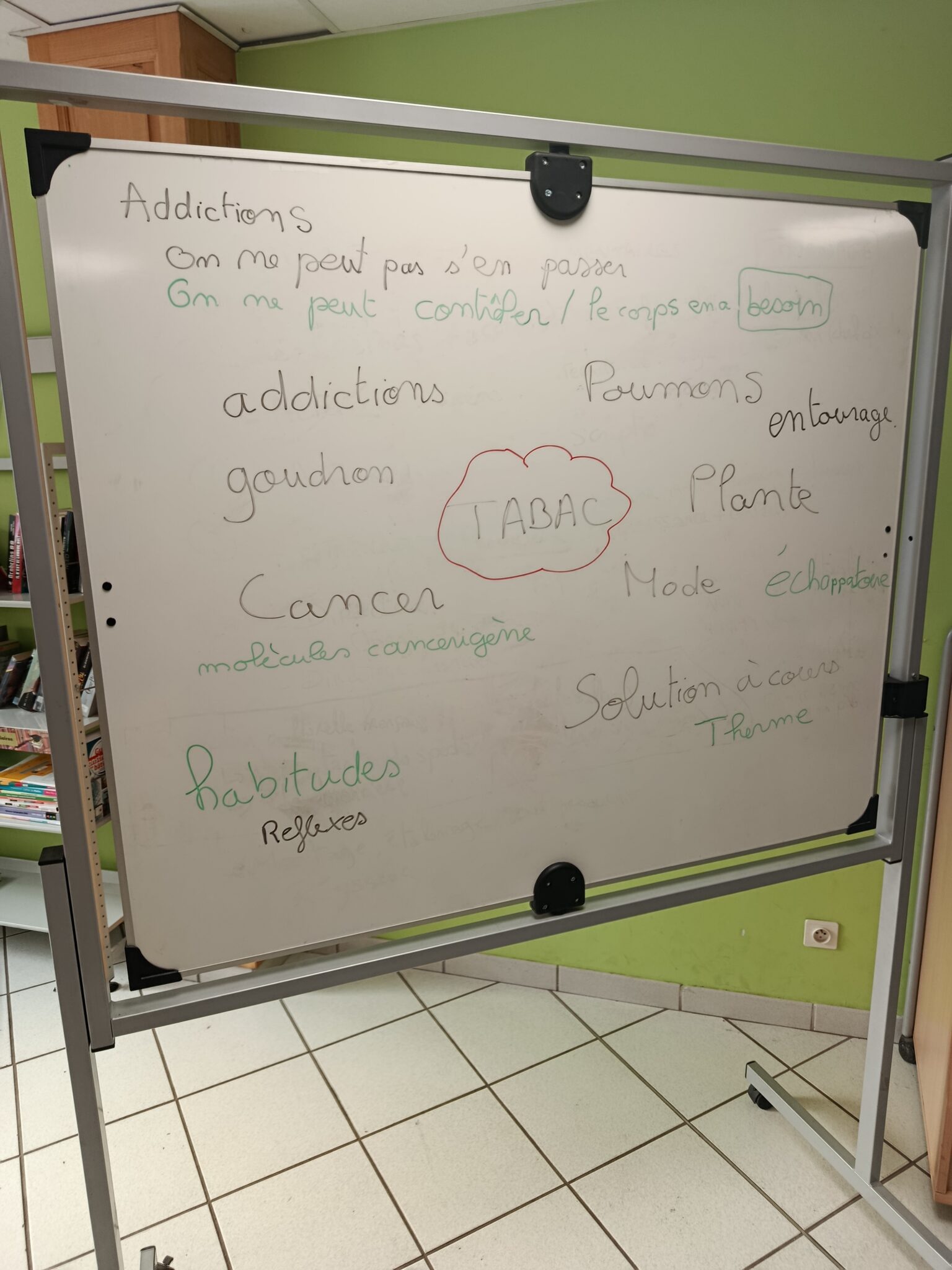 Projet de prévention contre le tabac lancé par les élèves 3 20261006 104534 scaled